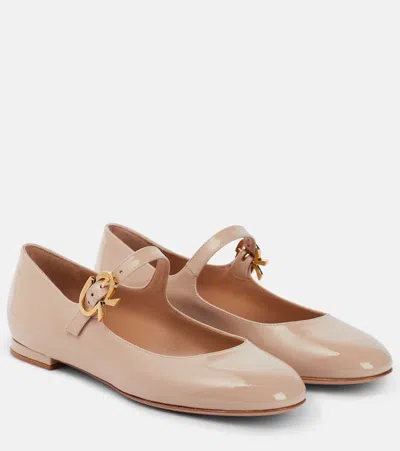 Gianvito Rossi Mary Ribbon Patent Leather Ballet Flats In Mousse