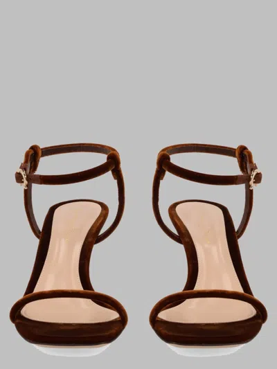 Gianvito Rossi Mayfair Sandal In Brown