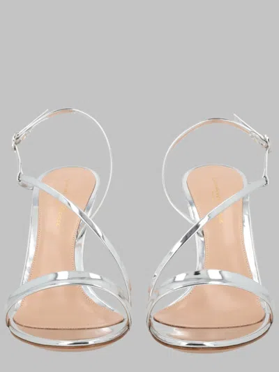 Gianvito Rossi Metallic Leather Pumps In Silver