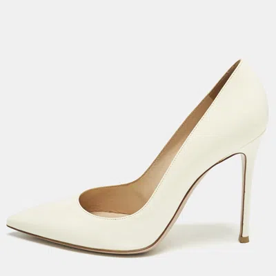 Pre-owned Gianvito Rossi Off White Patent Leather Gianvito Pumps Size 40.5