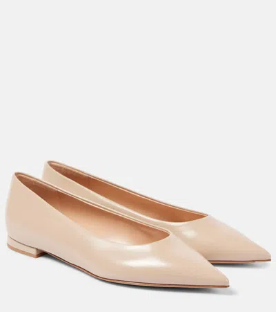 Gianvito Rossi Patent Leather Ballet Flats In Bone