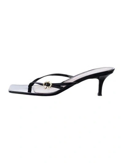 Pre-owned Gianvito Rossi Patent Leather Flip Flops In Black