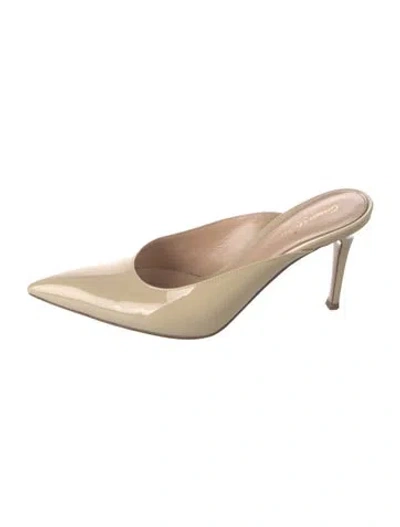 Pre-owned Gianvito Rossi Patent Leather Mules In Neutrals