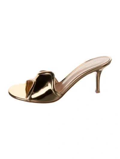 Pre-owned Gianvito Rossi Patent Leather Slides In Gold