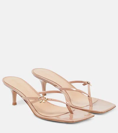 Gianvito Rossi Patent Leather Thong Sandals In Beige