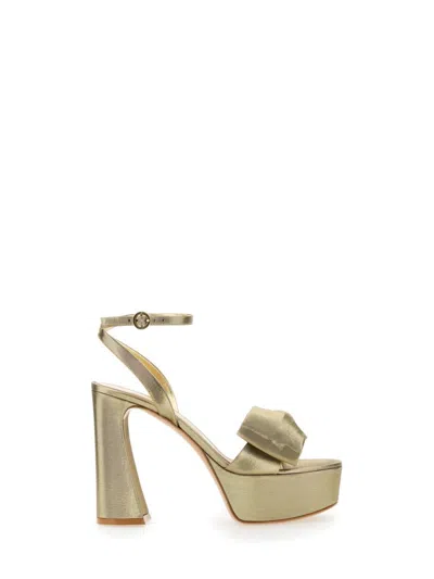 Gianvito Rossi Platform Sandals With Decorative Knot In Gold