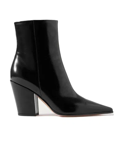 Gianvito Rossi Pointed Ankle Boots In Black
