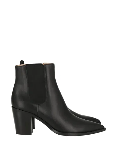 Gianvito Rossi Pointed-toe Boots In Black