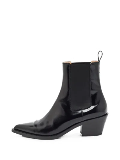 Pre-owned Gianvito Rossi Pointed-toe Chelsea Ankle Boots In Black