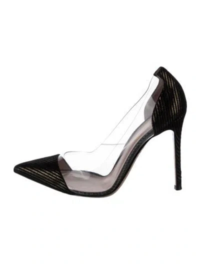 Pre-owned Gianvito Rossi Pumps In Gold