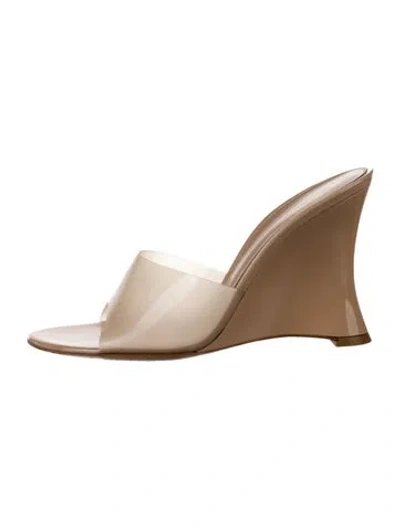 Pre-owned Gianvito Rossi Pvc Slides In Neutral