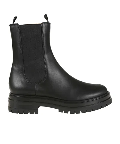 Gianvito Rossi Chester Leather Chelsea Boots In Black