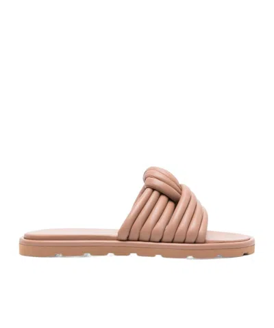 GIANVITO ROSSI ROUND-HEADED SLIPPERS