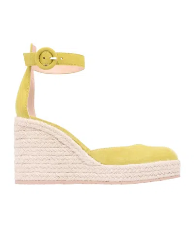 Gianvito Rossi Round Wedge Shoes In Nude