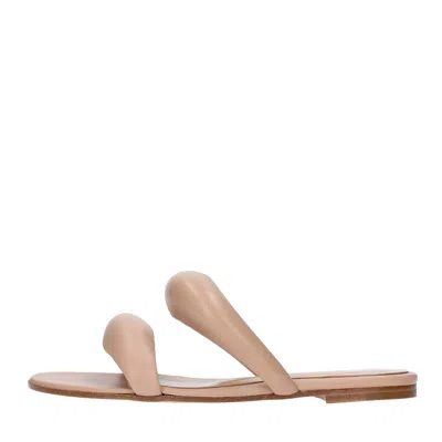 Gianvito Rossi Leather Sandal In Rosa Chiari E Naturali