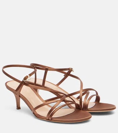 Gianvito Rossi Sandalen Aus Satin In Brown