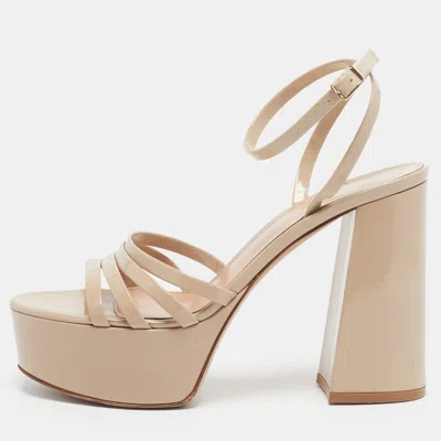 Pre-owned Gianvito Rossi Size 38.5 Beige Patent Leather Ankle Strap Sandals
