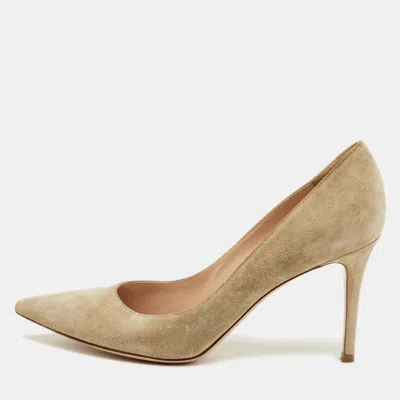 Pre-owned Gianvito Rossi Size 40.5 Khaki Beige Suede Pointed Toe Pumps In Sand
