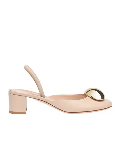 Gianvito Rossi Slingback Décollet In Beige