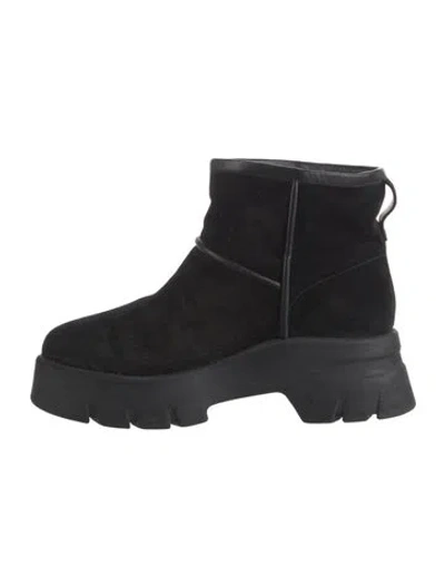 Pre-owned Gianvito Rossi Suede Boots In Black