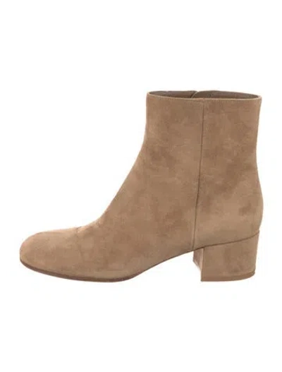Pre-owned Gianvito Rossi Suede Boots In Neutral