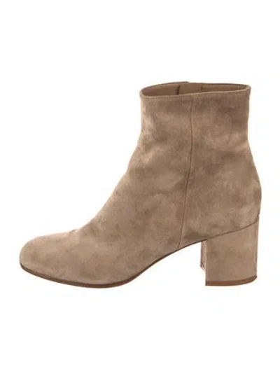 Pre-owned Gianvito Rossi Suede Boots In Neutral
