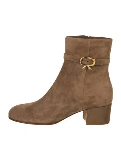 Pre-owned Gianvito Rossi Suede Boots In Neutral