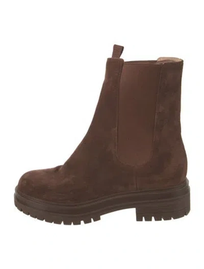 Pre-owned Gianvito Rossi Suede Chelsea Boots In Brown