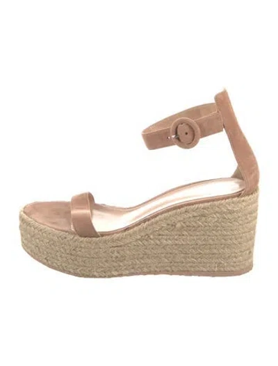Pre-owned Gianvito Rossi Suede Espadrilles In Neutral
