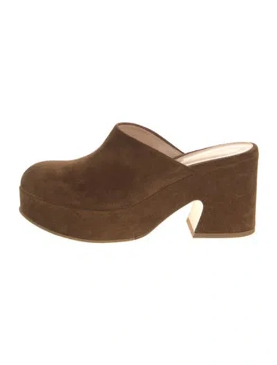 Pre-owned Gianvito Rossi Suede Mules In Brown