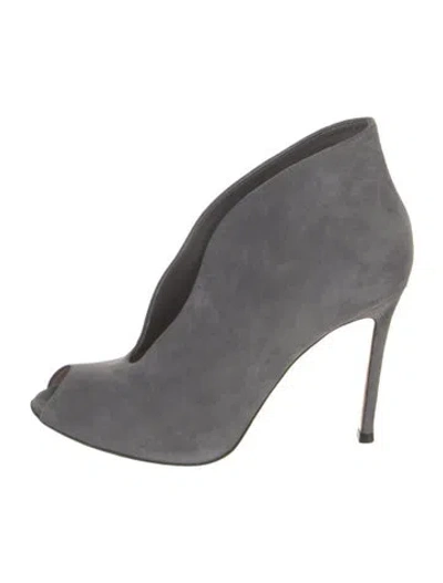 Pre-owned Gianvito Rossi Suede Mules In Gray