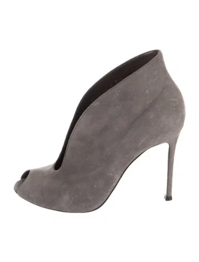 Pre-owned Gianvito Rossi Suede Mules In Gray