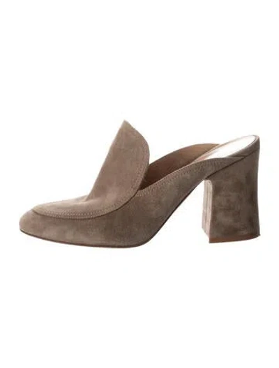 Pre-owned Gianvito Rossi Suede Mules In Neutrals