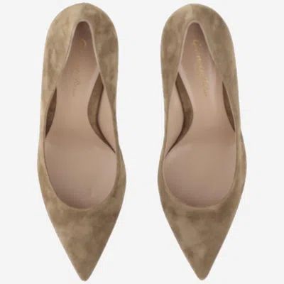 Gianvito Rossi Suede Pump In Beige