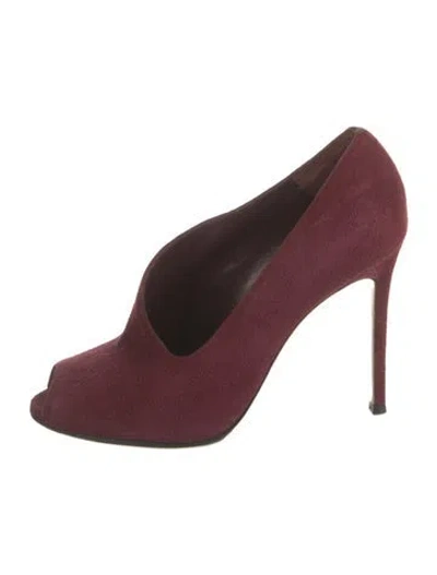 Pre-owned Gianvito Rossi Suede Pumps In Burgundy