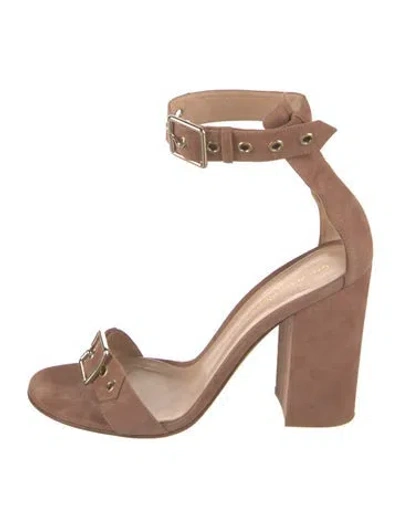 Pre-owned Gianvito Rossi Suede Sandals In Neutral