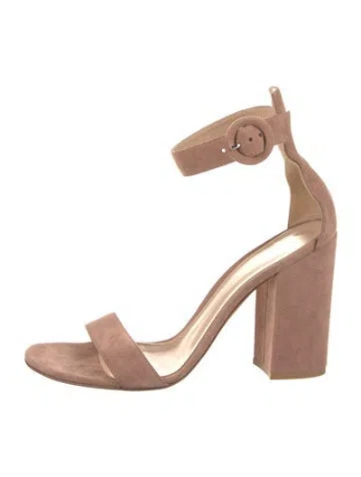 Pre-owned Gianvito Rossi Suede Sandals In Pink