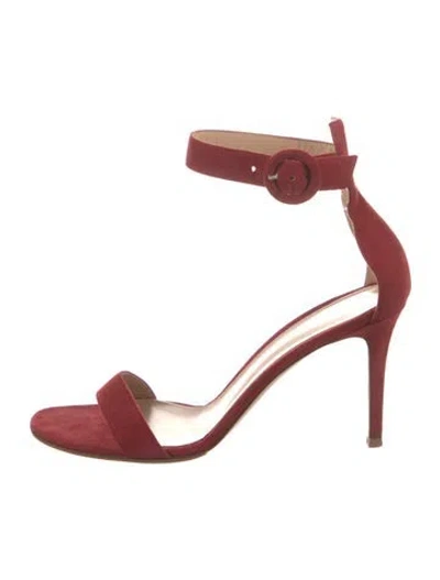 Pre-owned Gianvito Rossi Suede Sandals In Red
