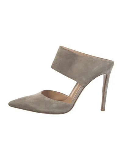 Pre-owned Gianvito Rossi Suede Slides In Neutral