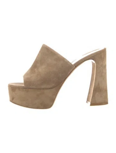 Pre-owned Gianvito Rossi Suede Slides In Neutral
