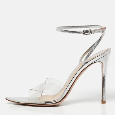 Pre-owned Gianvito Rossi Transparent Leather And Pvc Plexi Stark Sandals Size 37 In Silver