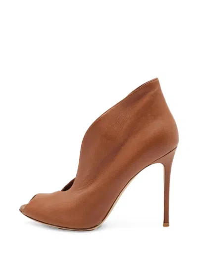 Pre-owned Gianvito Rossi Vamp Peep-toe Heeled Pumps In Brown