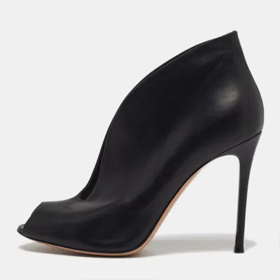 Pre-owned Gianvito Rossi Vamp Size 40.5 Black Leather Booties
