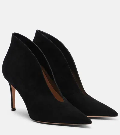 Gianvito Rossi Vania Suede Pumps In Black