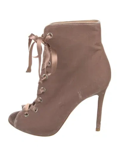 Pre-owned Gianvito Rossi Velvet Gladiator Sandals In Neutral