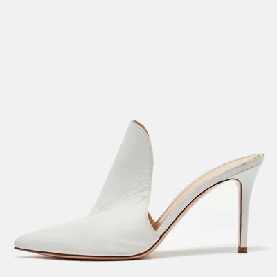 Pre-owned Gianvito Rossi White Leather Aramis Mules Size 39.5