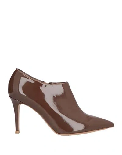 Gianvito Rossi Woman Ankle Boots Brown Size 9.5 Leather