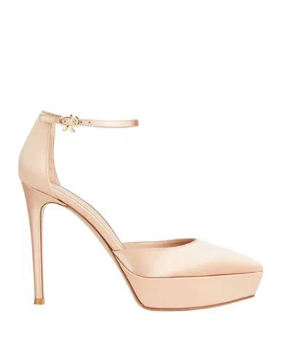 Gianvito Rossi Woman Pumps Blush Size 8.5 Textile Fibers In Pink