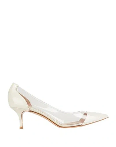 Gianvito Rossi Pumps In White