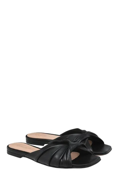 GIANVITO ROSSI WOMEN'S SELENE FLAT SANDALS IN BLACK